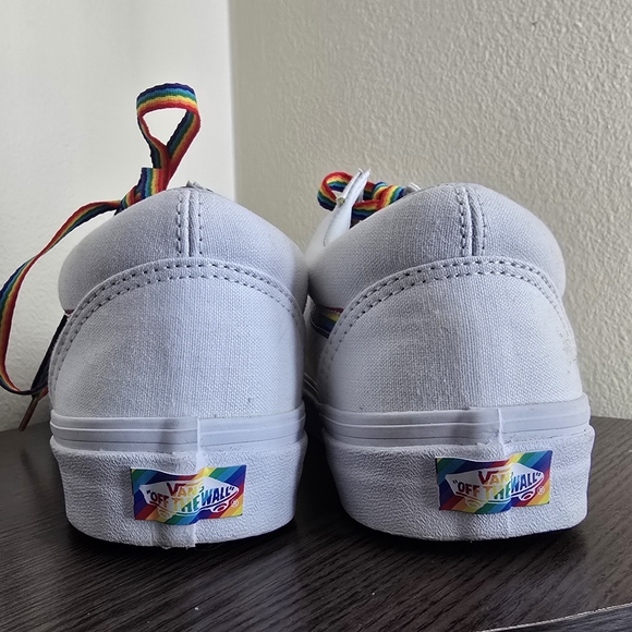 Vans Old Skool Pride Sneakers Men's 7, Women's 8.5 NWOT Rainbow Shoes Kicks - Picture 5 of 11